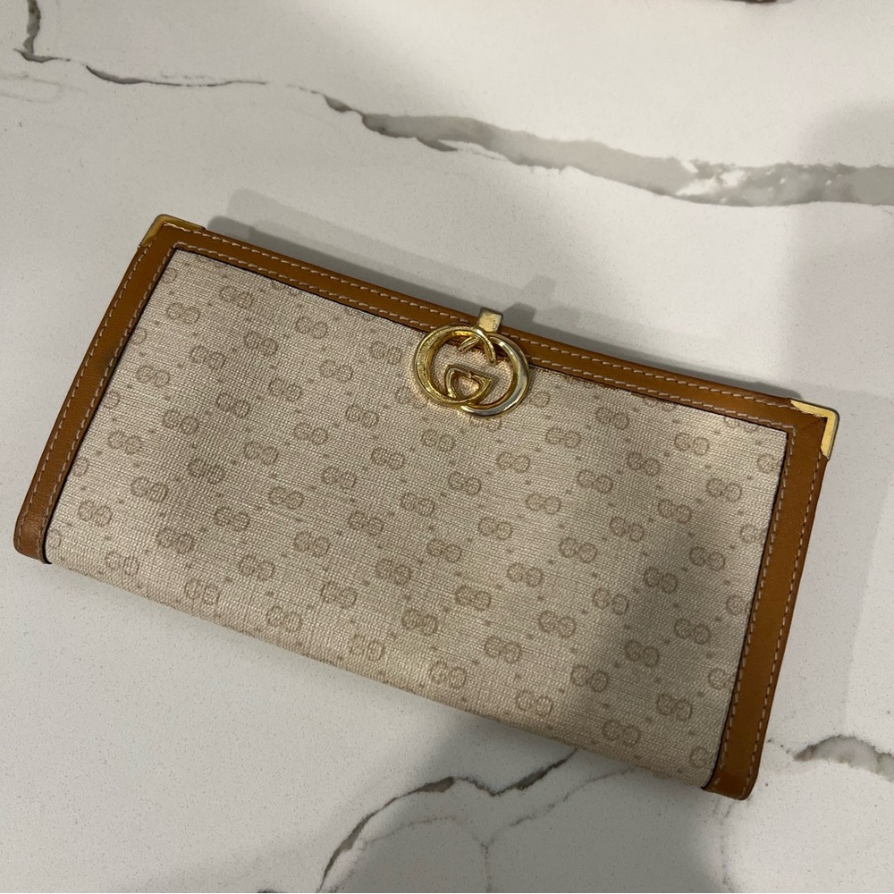 Gucci Beige and Brown Logo Canvas Tote with Matching Wallet - Picture 3 of 16